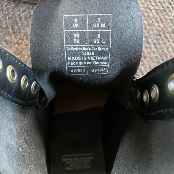 Mens Dr. Martens (Size 7) - Picture 3 of 5